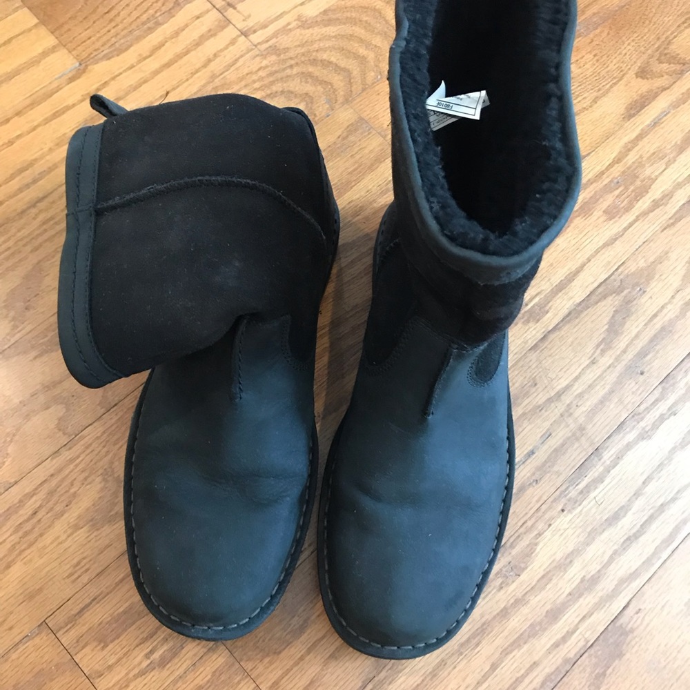 Men’s  black Ugg boots. Never worn Size 10.5